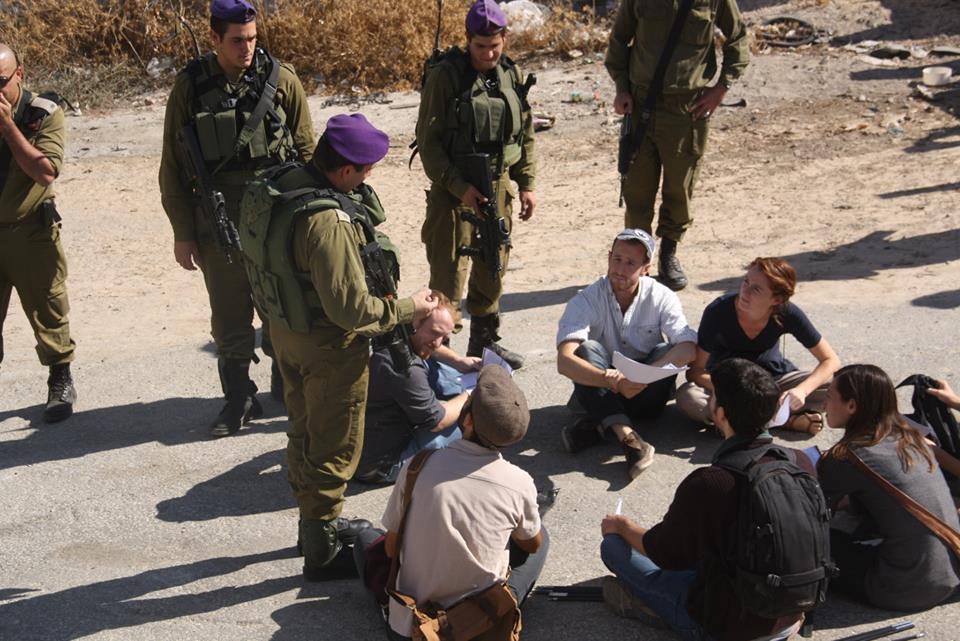 Study circle in Hebron (Photo: Unsure). 
